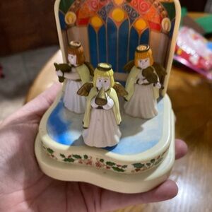 Vintage Angels Music Box